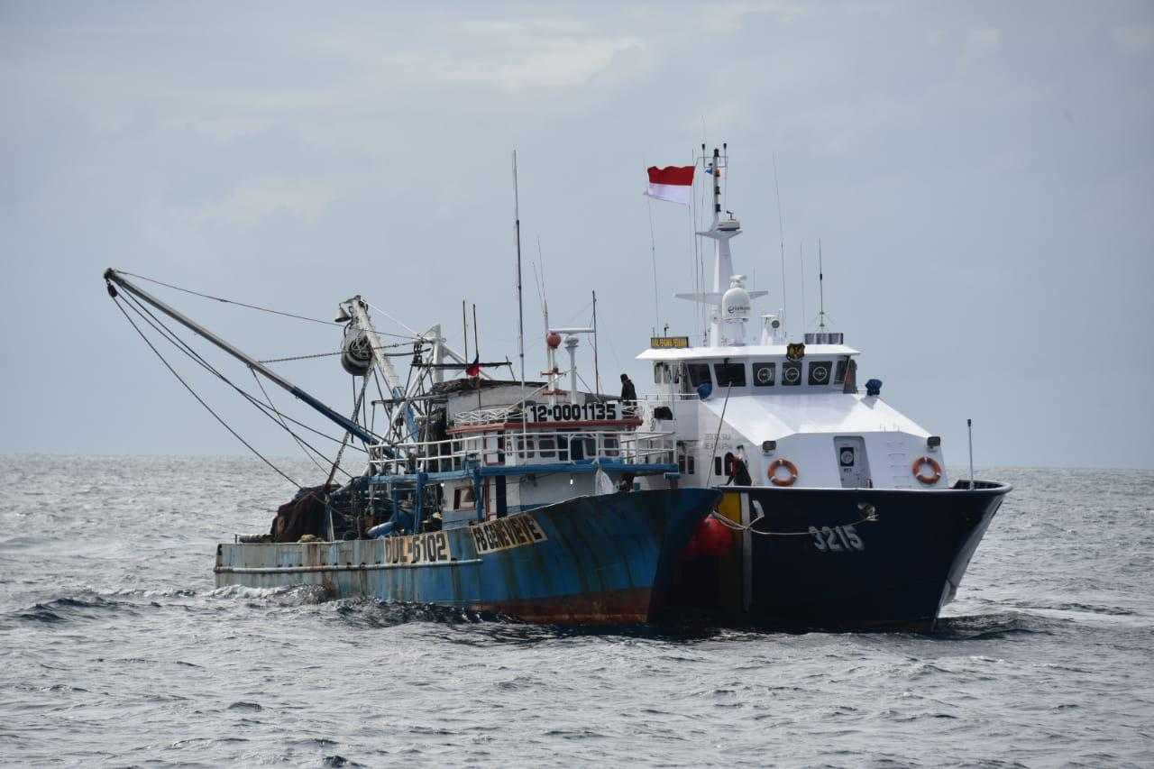 Kkp Ringkus Dua Kapal Illegal Fishing Berbendera Filipina Di Laut Sulawesi 1 Kkp Ringkus Dua Kapal Illegal Fishing Berbendera Filipina Di Laut Sulawesi
