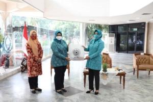 Tp Pkk Salurkan Bantuan Murah Di Jakarta Pusat 4 Tp Pkk Salurkan Bantuan Murah Di Jakarta Pusat