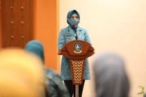 Salurkan Masker Ke Riau, Ketum Tp Pkk Minta Warga Kampanyekan Prokes 5 Salurkan Masker Ke Riau, Ketum Tp Pkk Minta Warga Kampanyekan Prokes