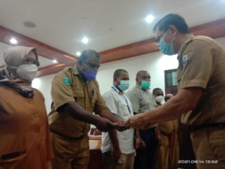 Bupati Serahkan Surat Tugas Pejabat Mansel