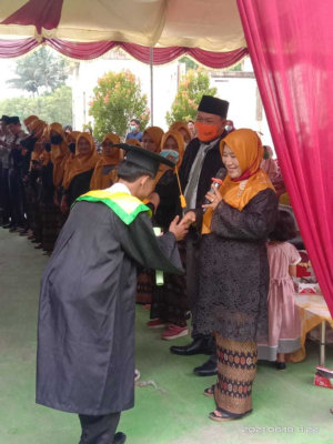 Ketua Yayasan Tajimalela Ajak Masyarakat Kurang Mampu Masuk Ke Smk Tajimalela Geratis 6 Ketua Yayasan Tajimalela Ajak Masyarakat Kurang Mampu Masuk Ke Smk Tajimalela Geratis