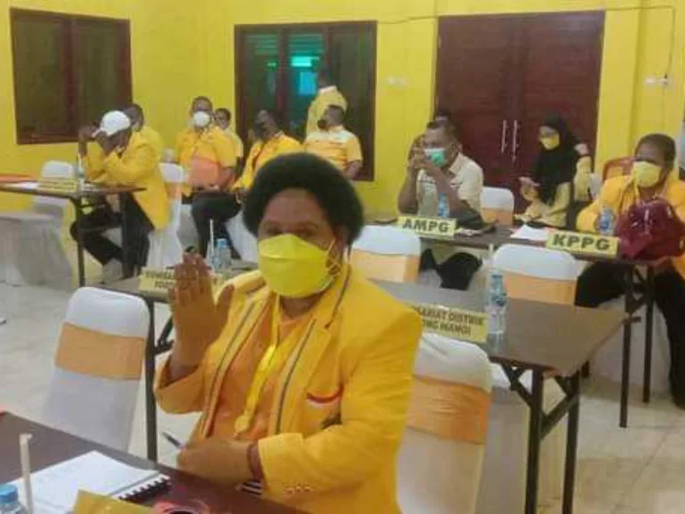 Terpilih Secara Aklamasi, Petronella Kambuaya Pimpin Golkar Kota Sorong