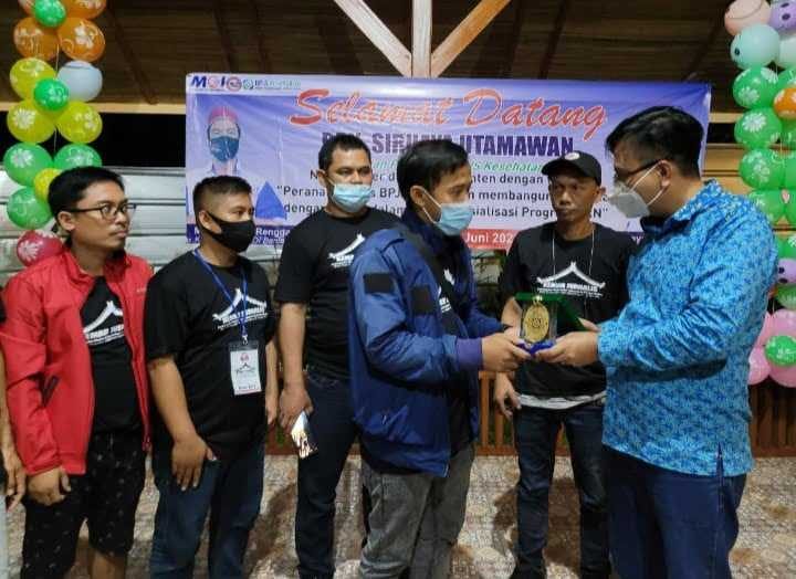 Moi Dpc Lebak Raih Penghargaan Pertama Seluruh Moi Di Indonesia Dari Ketua Harian Dpp Moi 1 Moi Dpc Lebak Raih Penghargaan Pertama Seluruh Moi Di Indonesia Dari Ketua Harian Dpp Moi