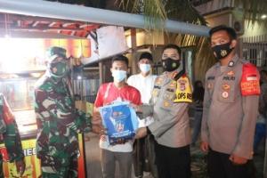 Kapolres Tangerang Bagikan Basos Di Panongan 2 Kapolres Tangerang Bagikan Basos Di Panongan