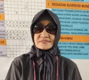 Hj. Titi Kepsek Sdn 1 Citeras Tegas, Terbuka Dan Disayangi 7 Hj. Titi Kepsek Sdn 1 Citeras Tegas, Terbuka Dan Disayangi