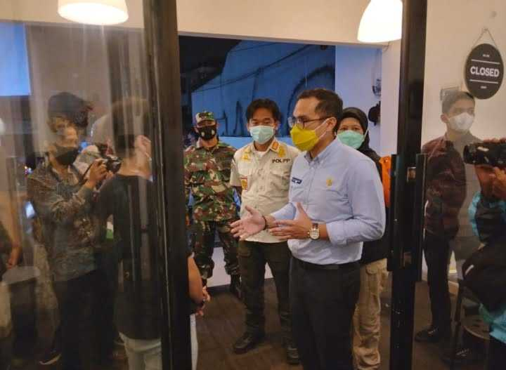 Wakil Wali Kota Tangsel Semangat Turun Langsung Sosialisasikan Ppkm Kepada Masyarakat 1 Wakil Wali Kota Tangsel Semangat Turun Langsung Sosialisasikan Ppkm Kepada Masyarakat