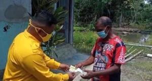 Golkar Bagikan Token Listrik, Masyarakat : Terimakasih Golkar, Terimakasih Fery Auparay 1 Golkar Bagikan Token Listrik, Masyarakat : Terimakasih Golkar, Terimakasih Fery Auparay