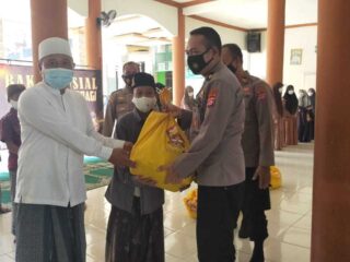 Alumni Akpol 93 Peduli Masyarakat Lebak