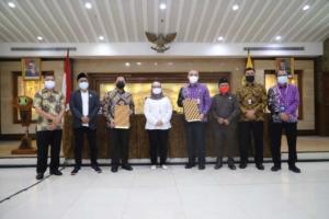 Serah Terima Jaringan Perpipaan Pelanggan Perumdam Tkr Ke Perumda Tirta Banteng 3 Serah Terima Jaringan Perpipaan Pelanggan Perumdam Tkr Ke Perumda Tirta Banteng
