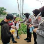 Pendekar Srikandi Ditpamobvit Banten Keliling Bagikan Masker Di Pandeglang