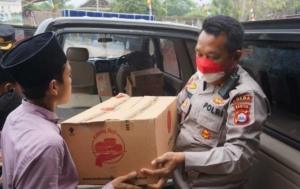 Peduli Anak Yatim, Kapolda Banten : Jika Rajin Belajar, Kelak Bisa Jadi Jenderal Dan Dokter 2 Peduli Anak Yatim, Kapolda Banten : Jika Rajin Belajar, Kelak Bisa Jadi Jenderal Dan Dokter