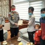 Kapolda Banten Panggil Pria Asal Bayah Lebak Yang Viral Keliling Kampung Cari Seragam Bekas Untuk Anaknya Sekolah