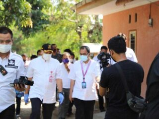 Warga Teluk Naga Tangerang Bahagia Nikati Air Bersih