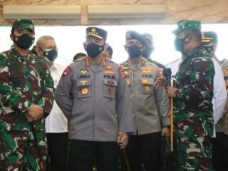 Kapolri Dan Panglima Tni Tinjau Serbuan Vaksin Di Kalbar