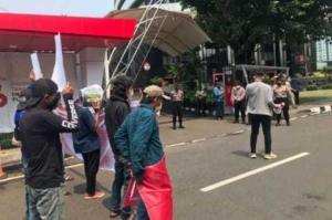 Mahasiswa Geruduk Kpk, Minta Kpk Panggil Direktur Perusda Teluk Bintuni 1 Mahasiswa Geruduk Kpk, Minta Kpk Panggil Direktur Perusda Teluk Bintuni