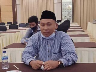 Kacau...!Legislator Lebak Tanggapi Persoalan Jalan Di Sukamanah