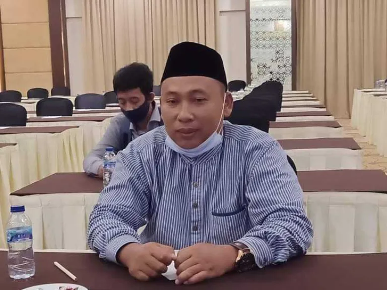 KACAU…!Legislator Lebak Tanggapi Persoalan Jalan di Sukamanah