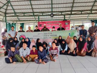 Pecut Terus...!Basna Bamusi Pdi-P Terus Berbagi Sembako Ke Anak Yatim Di Teluknaga