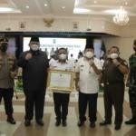 Terima Prediket Kecamatan Terbaik Ii Se Riau, Gustia Hendri