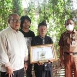 Abah Kalimi Pandeglang Raih Penghargaan Dari Kemendikbudristek Ri