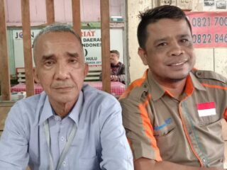 Usai Banjir Bersihkan Lumpur  Di Rumah Warga Dan Fasum, Polres Rohul Diapresiasi