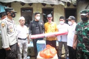 Wabup Pandeglang,Tanto Turun Ke Desa Berikan Bantuan Untuk Korban Gempa 1 Wabup Pandeglang,Tanto Turun Ke Desa Berikan Bantuan Untuk Korban Gempa