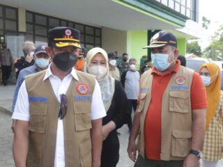 Kepala Bnpb Dan Bupati Pandeglang Tinjau Lokasi Korban Gempa