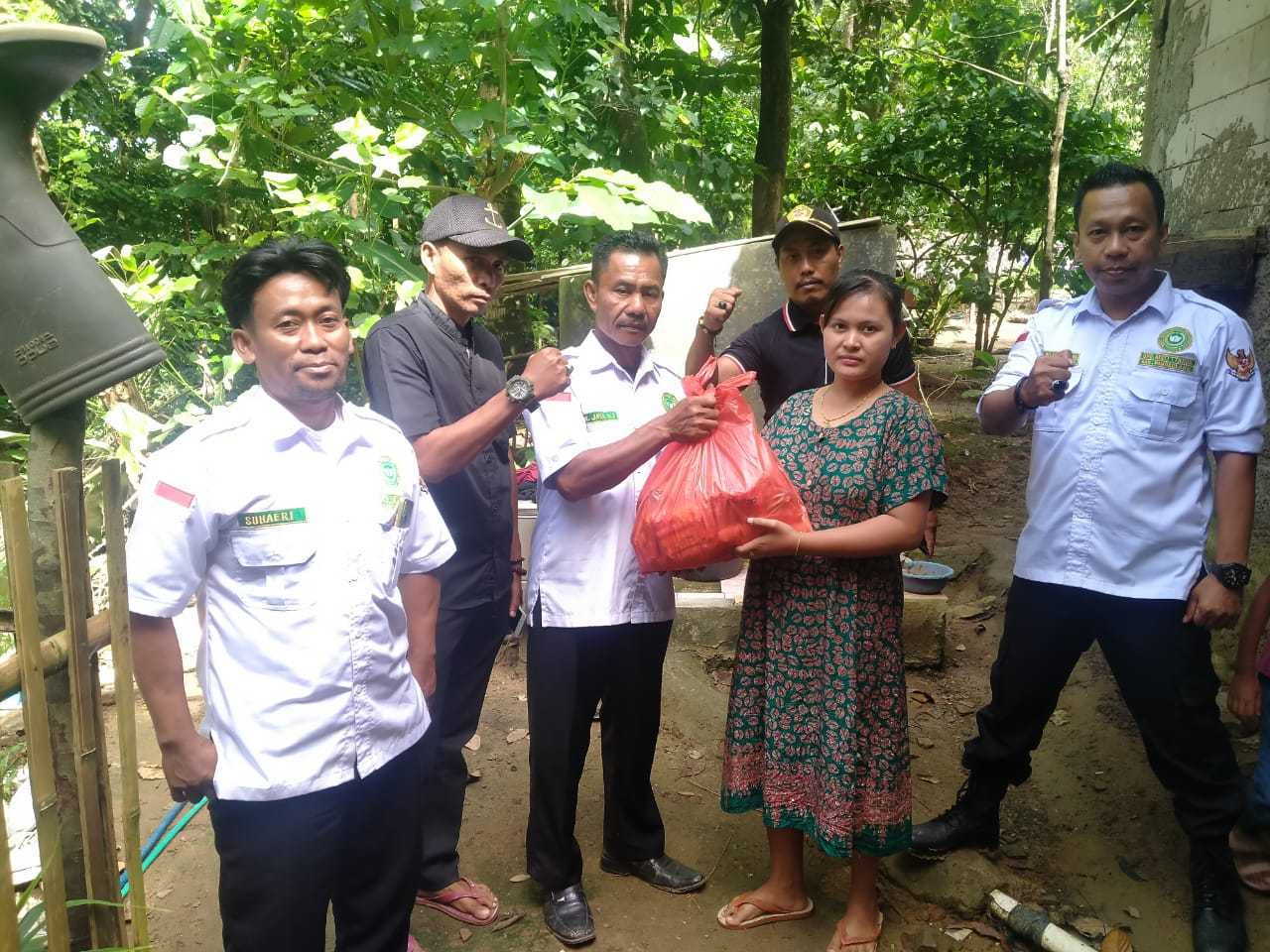 Kesti TTKKDH Berikan Bantuan Sembako, Pada Warga Korban Gempa Sumur I Harian Terbit