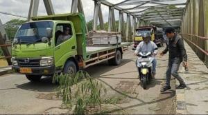 Bara Jp Banten Desak Kementerian Perbaiki Jalan Berlobang Di Lebak