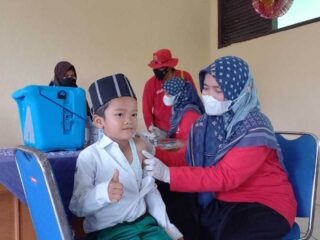 Bin Datangi Ratusan Siswa Di Mi Mandalawangi, Begini Ceritanya