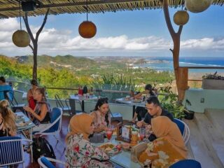 Rekomendasi  Tempat Makan Instagramable Dekat Sirkuit Mandalika, Wajib Dicoba 