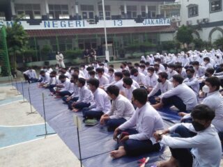 Smp Negeri 13 Jakarta Gelar Acara Motivasi Dan Doa Bersama