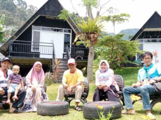 Wisata Keluarga Di Curug Cibuluh Land Dan Vila Bambu