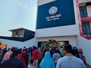Store Resmi Siliwangi Bolu Kukus Kini Hadir Duri Komasbi Jakarta