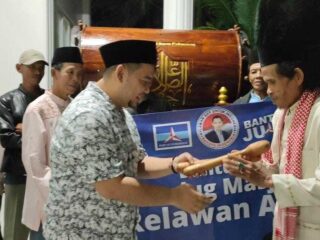 Semarakan Idul Fitri, Relawan Ahy Bagikan Bedug Di Banten