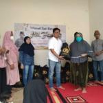 Kapolri Gandeng Aktivis Bagikan Ratusan Paket Sembako Di Banten