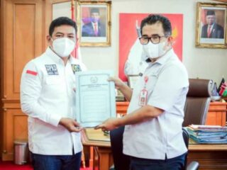 Ketua Dprd Banten Serahkan Berkas Usul Pemberhentian Gubernur Dan Wakil Gubernur Banten Periode 2017-2022