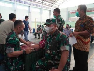 Pemberian Vaksin Booster Bagi Anggota Dan Keluarga Korem 064/My