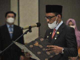 Diduga Mahasiswa Kesetrum Pegang Gerbang Pemda Lebak, Ini Kata Sekda Lebak