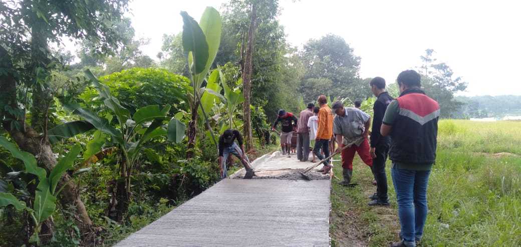 Wow...!Warga Dan Pemdes Kompak Bangun Jut 1 Wow…!Warga Dan Pemdes Kompak Bangun Jut