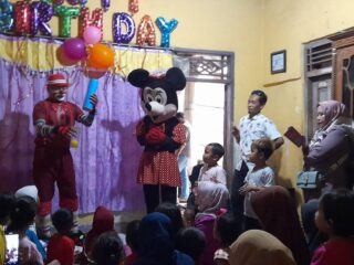 Meriakan Ultah Putri Ketua Moi Dpc Lebak, Rumah Kostum Aldi Dan Sound Sistem Intertainment Jess Tv Ramaikan Panggung