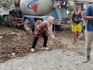 Masyarakat Kaduagung Timur Bahagia, Kepala Desa Nensy Anggraeni Bangun Lapangan Voli Dan Lapangan Putsal