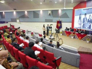 Keren...!Ui Promosikan Stanislaus Riyanta Doktor Ilmu Administrasi