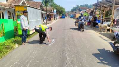 Gercep !! Satlantas Polres Lebak Evakuasi Korban Kecelakaan di Leuwidamar I Harian Terbit