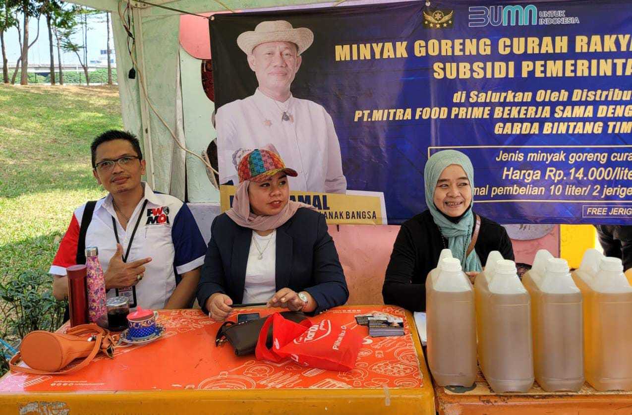 Daeng Jamal Ketua Umum Garda Bintang Timur Gelar Operasi Pasar Minyak Goreng Curah 1 Daeng Jamal Ketua Umum Garda Bintang Timur Gelar Operasi Pasar Minyak Goreng Curah