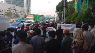 Rusak Lingkungan, Massa Aksi Demo di Walikota Jakarta Utara I Harian Terbit