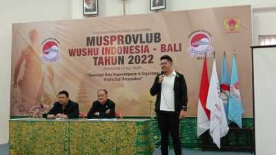 KEREN...!Ajus Linggih Pimpin Wushu Bali I Harian Terbit