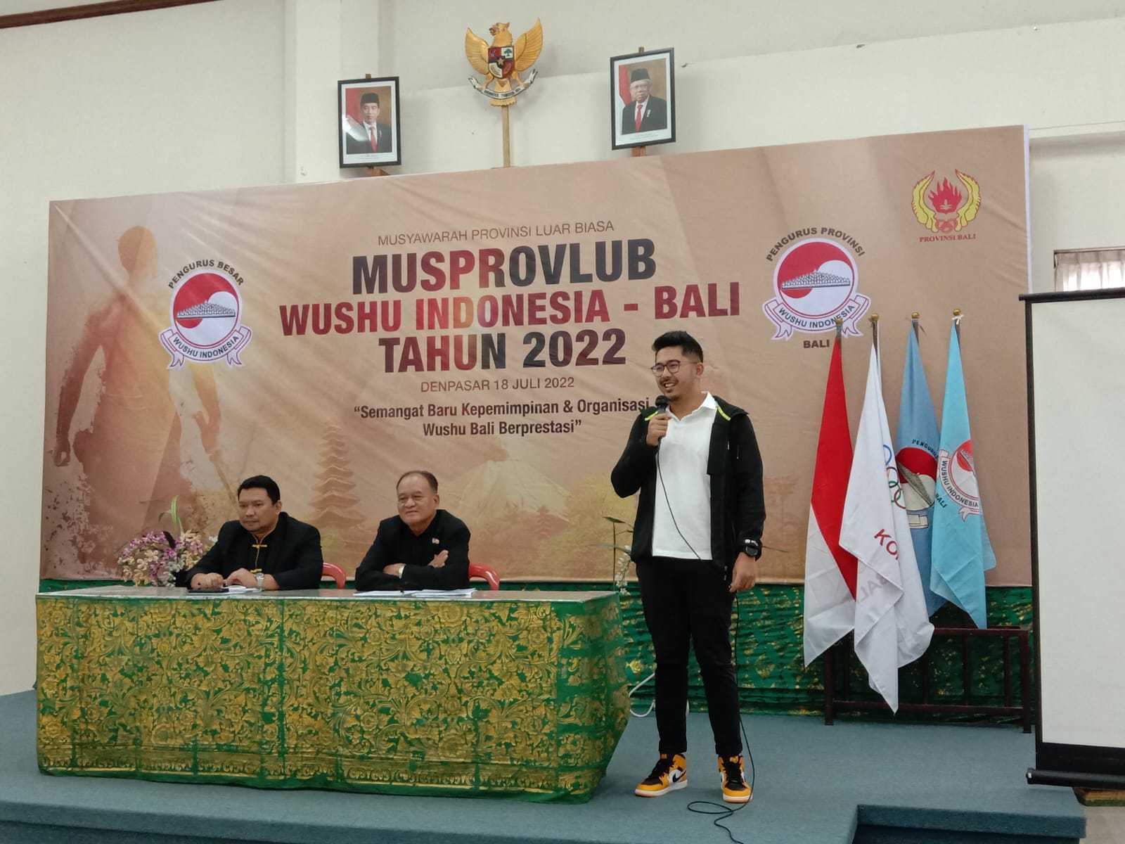 KEREN...!Ajus Linggih Pimpin Wushu Bali I Harian Terbit