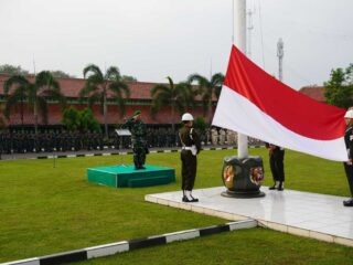 Kasiter Korem 064/My Pimpin Upacara Bendera Hari Senin