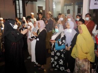 Bupati Pandeglang Irna Narulita Sambut Kedatangan Rombongan Jemaah Haji Pandeglang